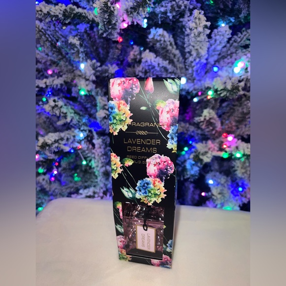 Floral Lavender Reed Diffuser - Picture 4 of 5